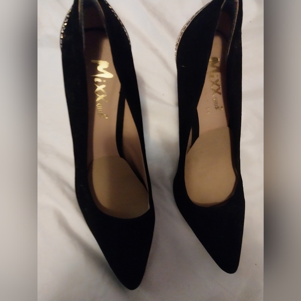Heels - Picture 2 of 4